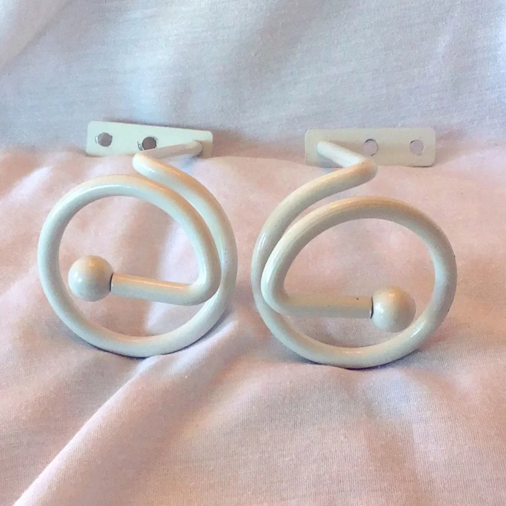 Retro 1980s curtain tiebacks - Picture 1 of 3